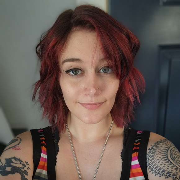 Meet your Posher, Michelle - Picture 1 of 1